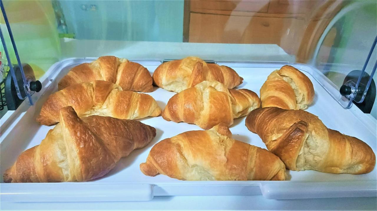 Il Laghetto Bed & Breakfast Castrovillari Bagian luar foto