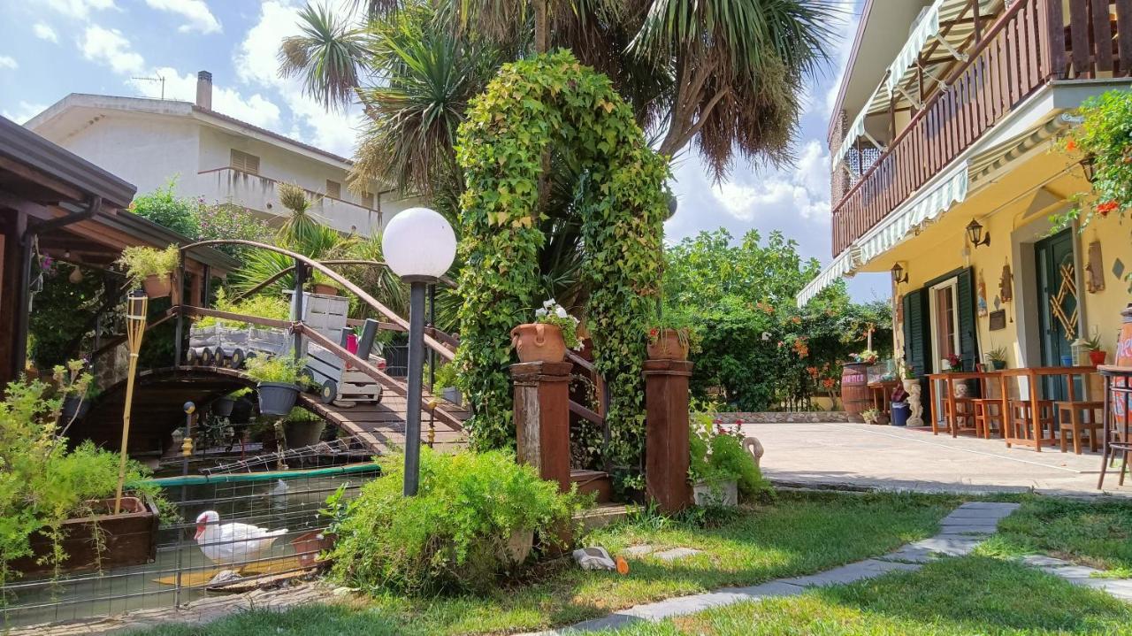 Il Laghetto Bed & Breakfast Castrovillari Bagian luar foto