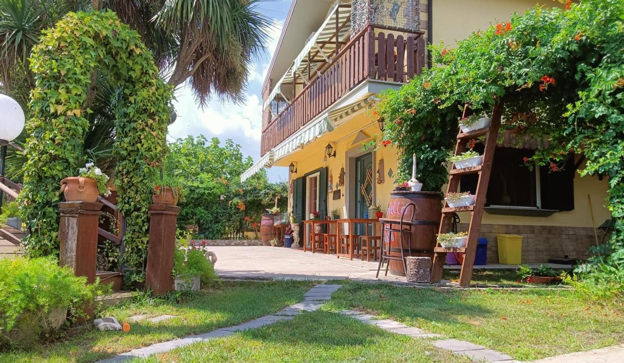 Il Laghetto Bed & Breakfast Castrovillari Bagian luar foto