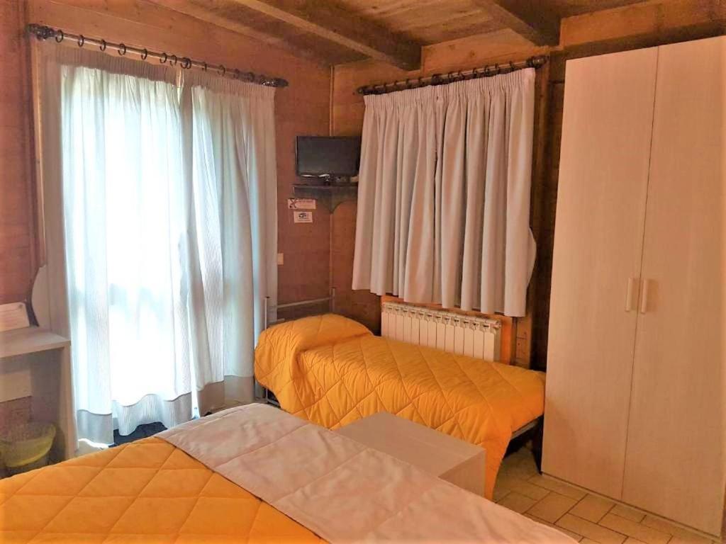 Il Laghetto Bed & Breakfast Castrovillari Bagian luar foto