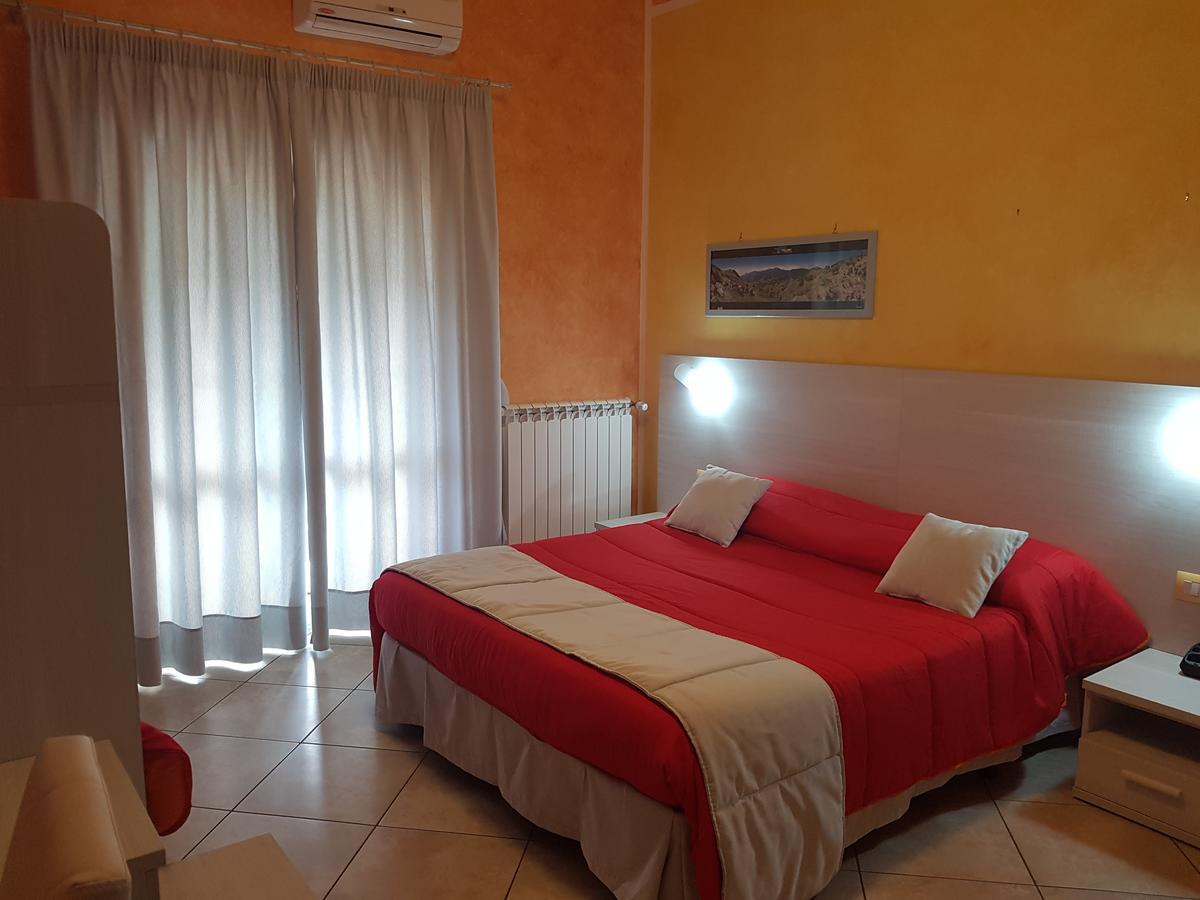 Il Laghetto Bed & Breakfast Castrovillari Bagian luar foto