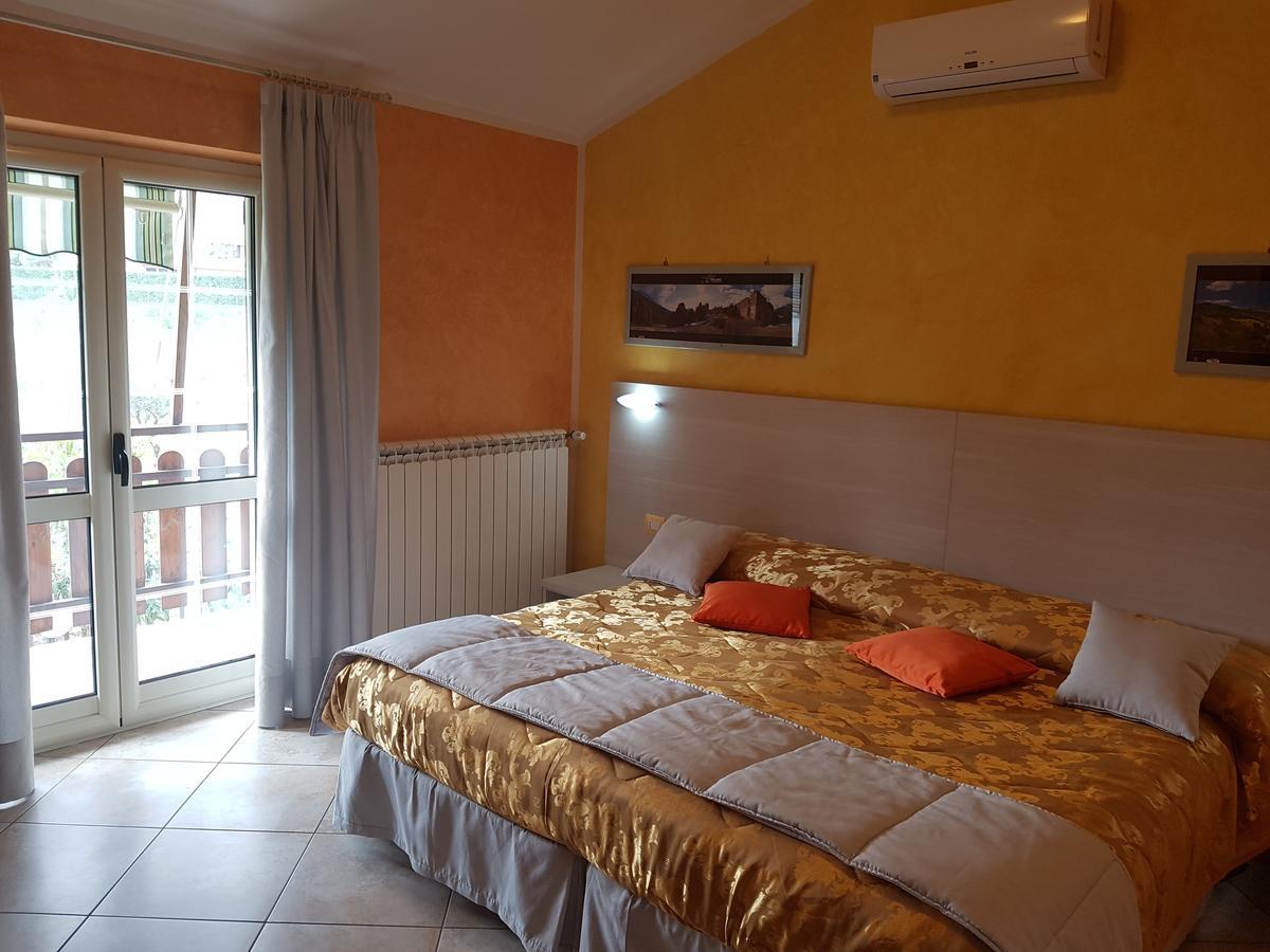 Il Laghetto Bed & Breakfast Castrovillari Bagian luar foto